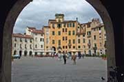 {Lucca}